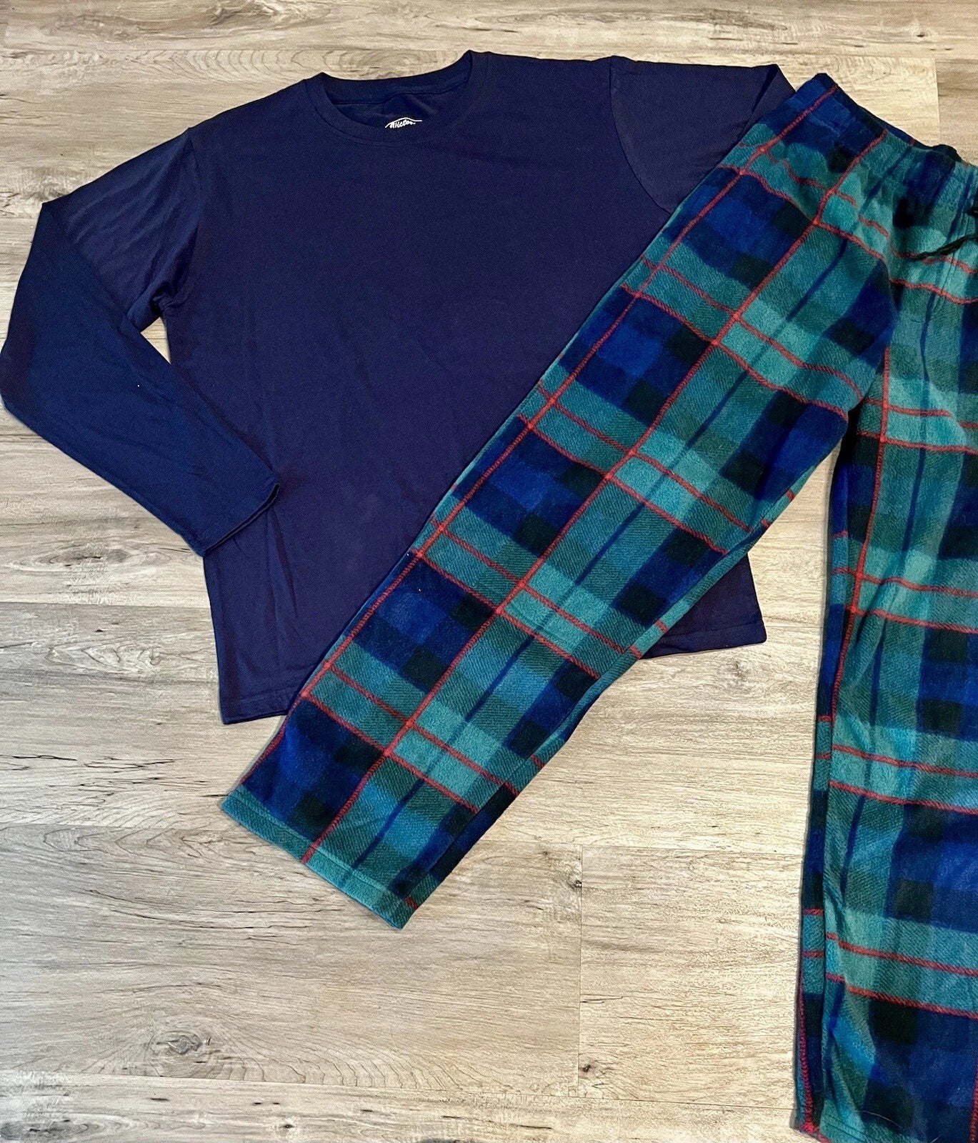 Men’s Victory Sportswear Pajama Set Flannel Pants Long Sleeve T—Shirt Sz