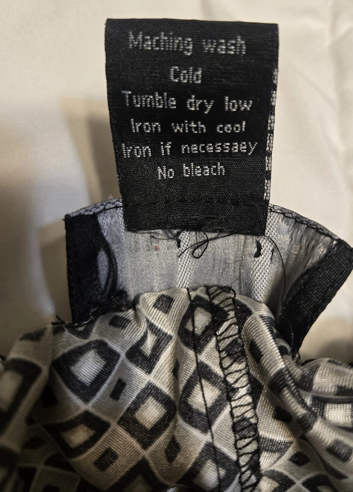 Robert Louis Mens XXL Silk Blend Short Sleeve Pajamas Black Diamond Pattern