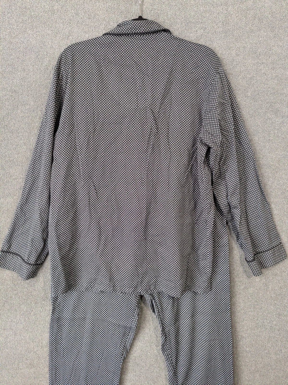 TravelSmith Pajama Set Men Medium Classic Button 2 Piece Black White Shirt Pants