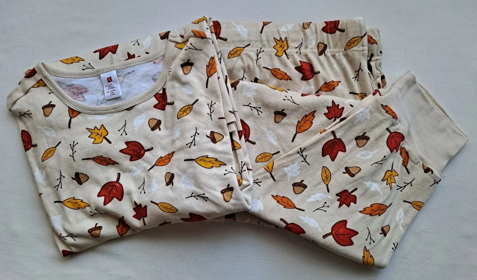 UNBRANDED MENS SZ XL 2-PIECE PAJAMA SET ACORN FALL LONG SLEEVE & PANTS NWT