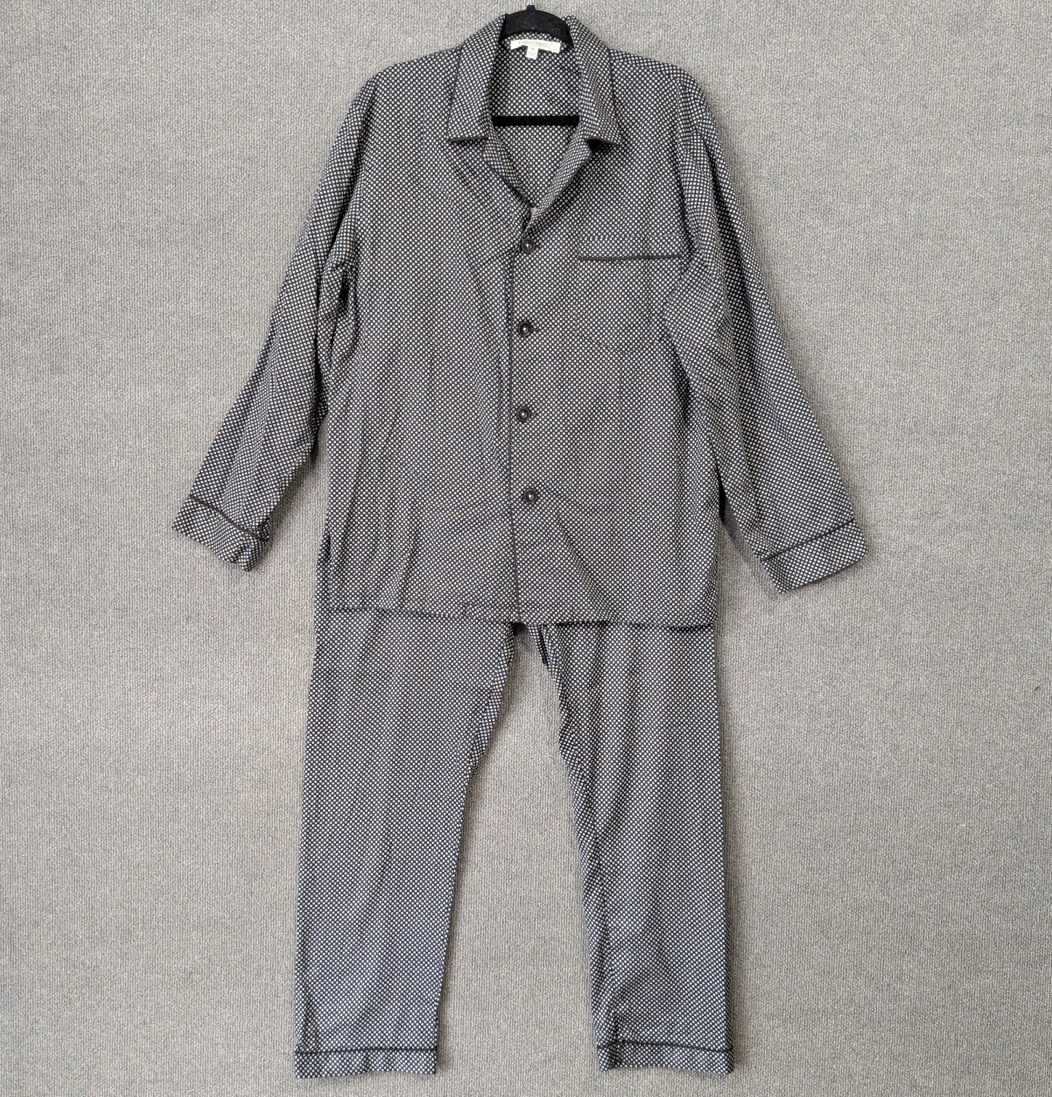 TravelSmith Pajama Set Men Medium Classic Button 2 Piece Black White Shirt Pants