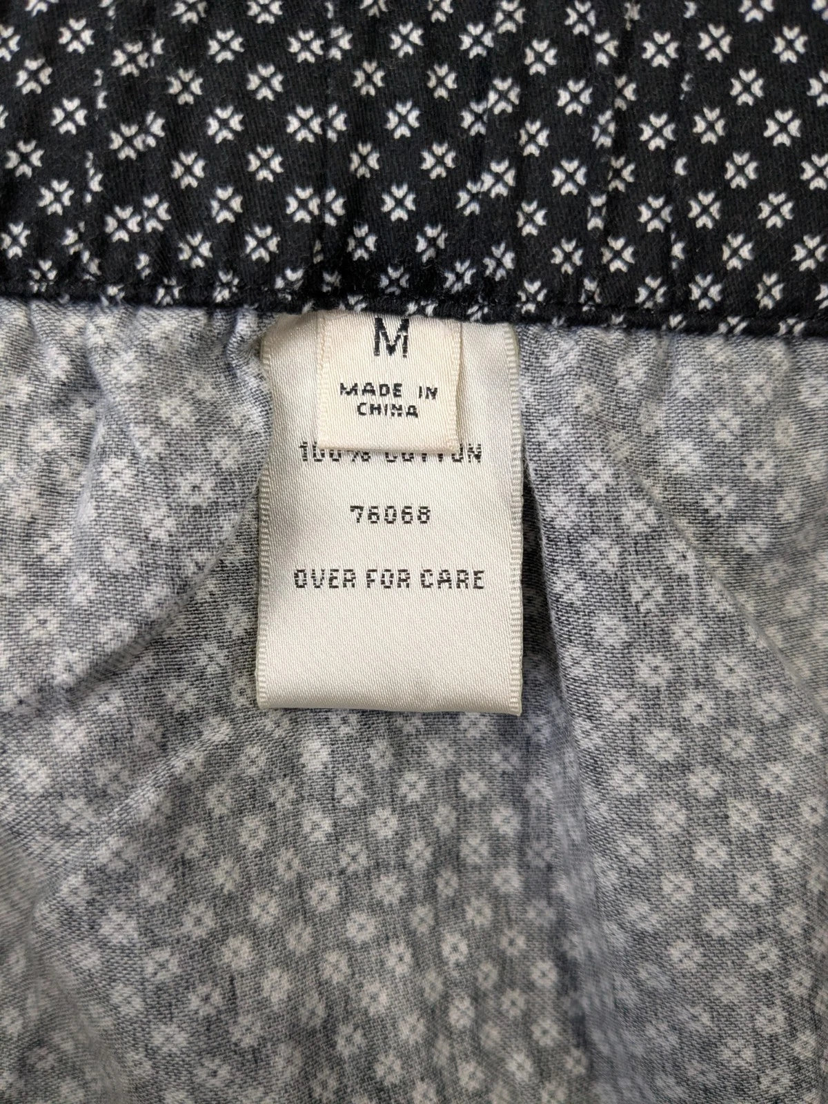 TravelSmith Pajama Set Men Medium Classic Button 2 Piece Black White Shirt Pants