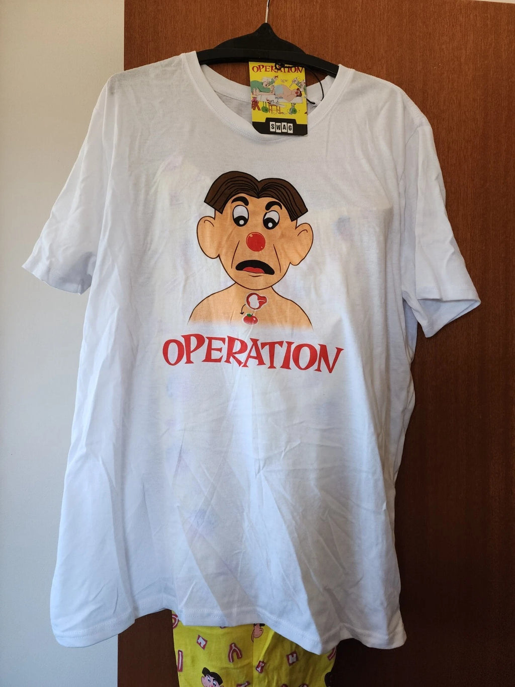 Hasbro Gaming Operation Mens White Yellow Printed 2 Piece Pyjama Set Size XXL